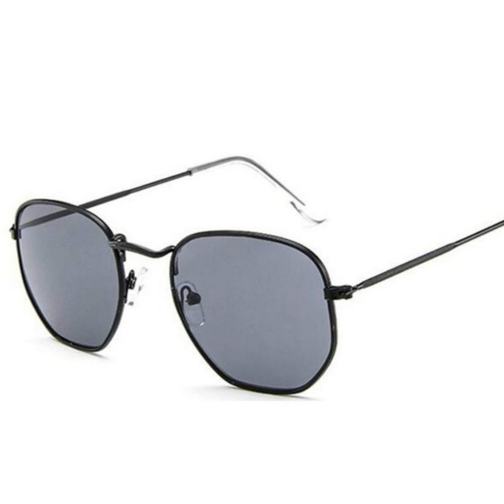 NWOT|Black Framed Polygon Sunglasses